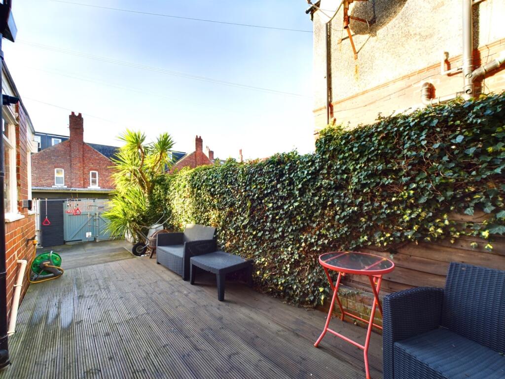 CAM02195G0-PR0059-STILL039