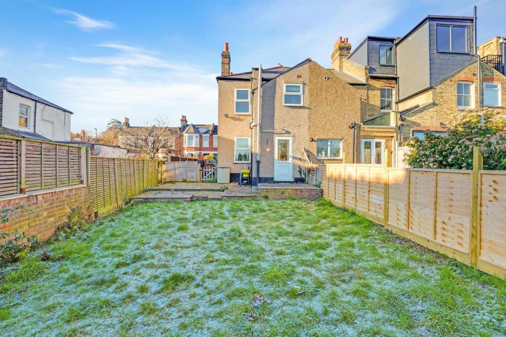 01-a774JHPropWorld - 4 Neiderwald Road25.jpg