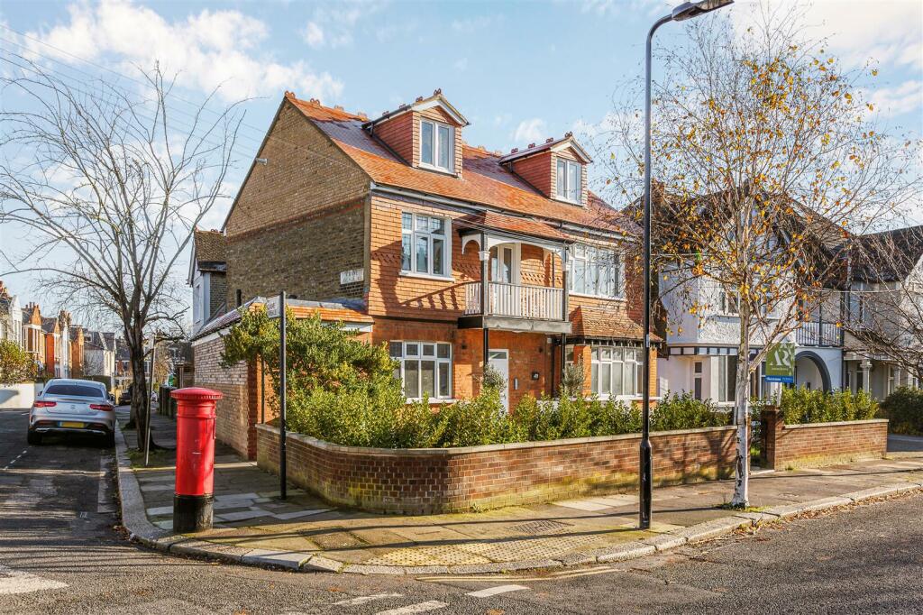 Flat 1, 49 Cumberland Park-2.jpg