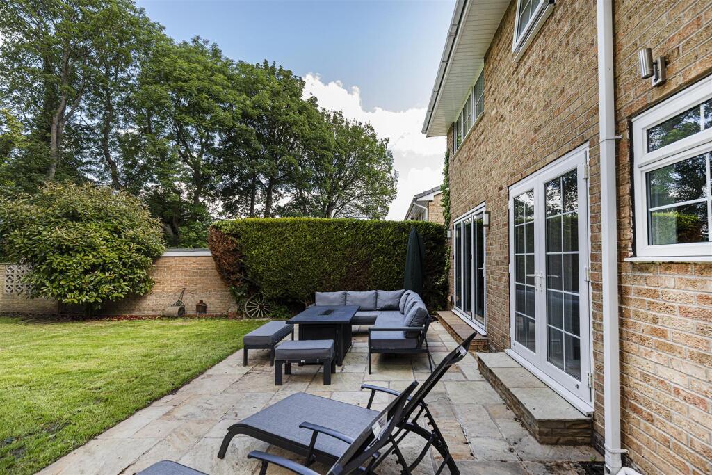 Bramleys Estate Agents - Cheviot Way - Mirfield (5