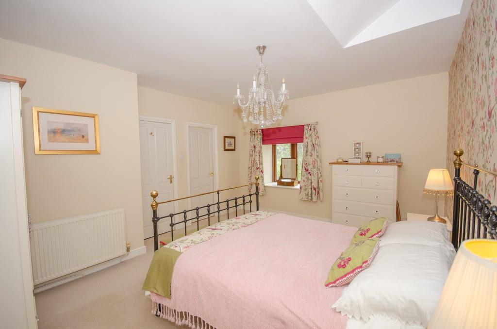 Master bedroom pic 2.jpg