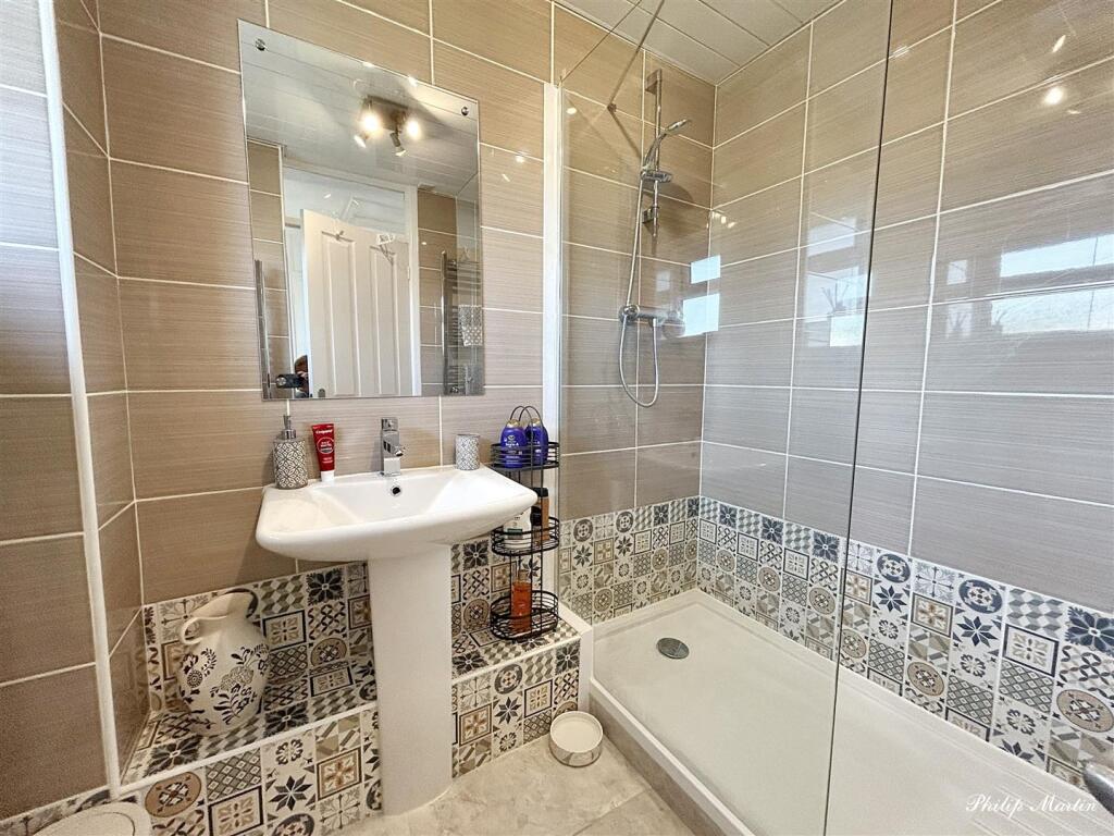 Shower room.jpg