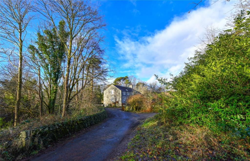 Entrace To Waulkmill