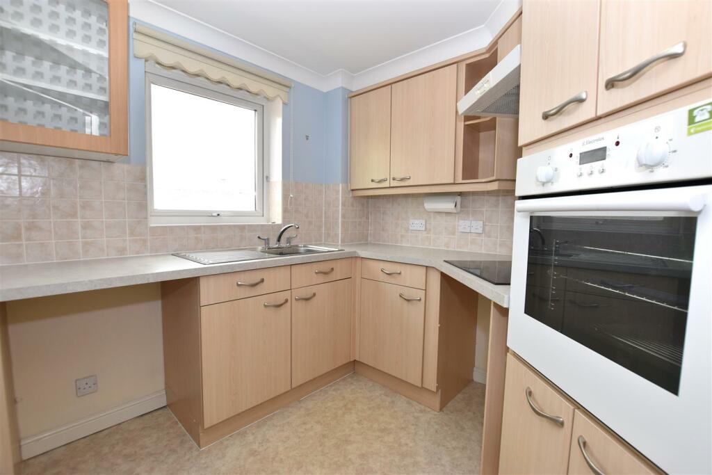 Kitchen.JPG