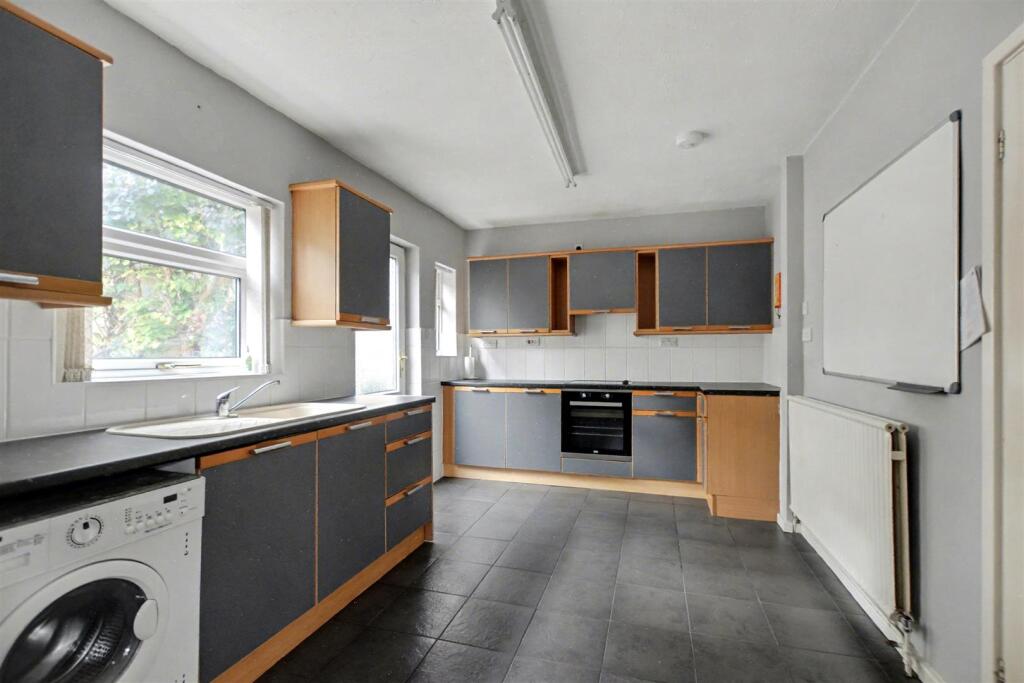 Kitchen_1.jpeg