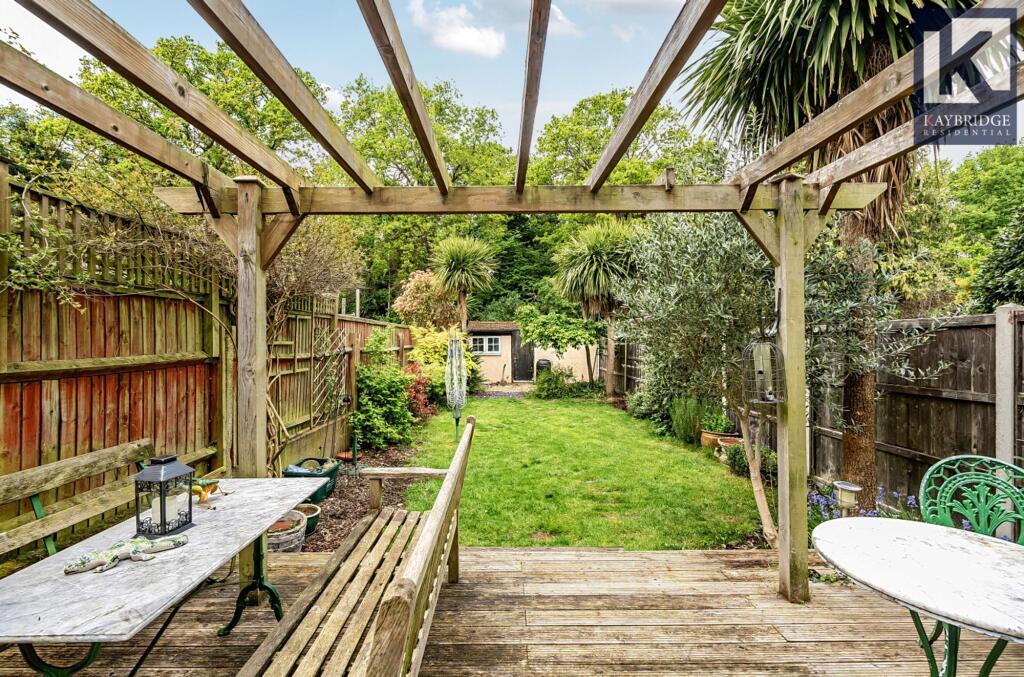 Stoneleigh Avenue, KT4