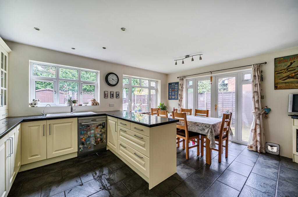 1373238-5-69160bd...