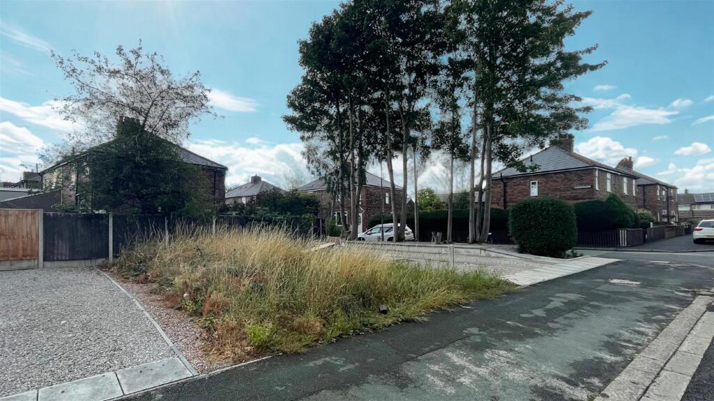 Poynter Street Parking