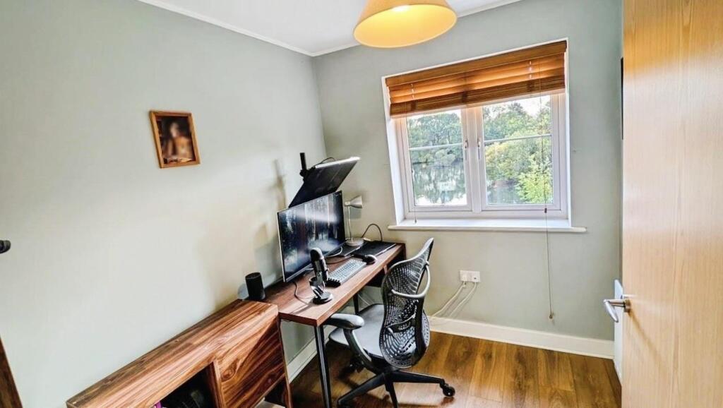 37 Hollybrook bed 4 a.jpg