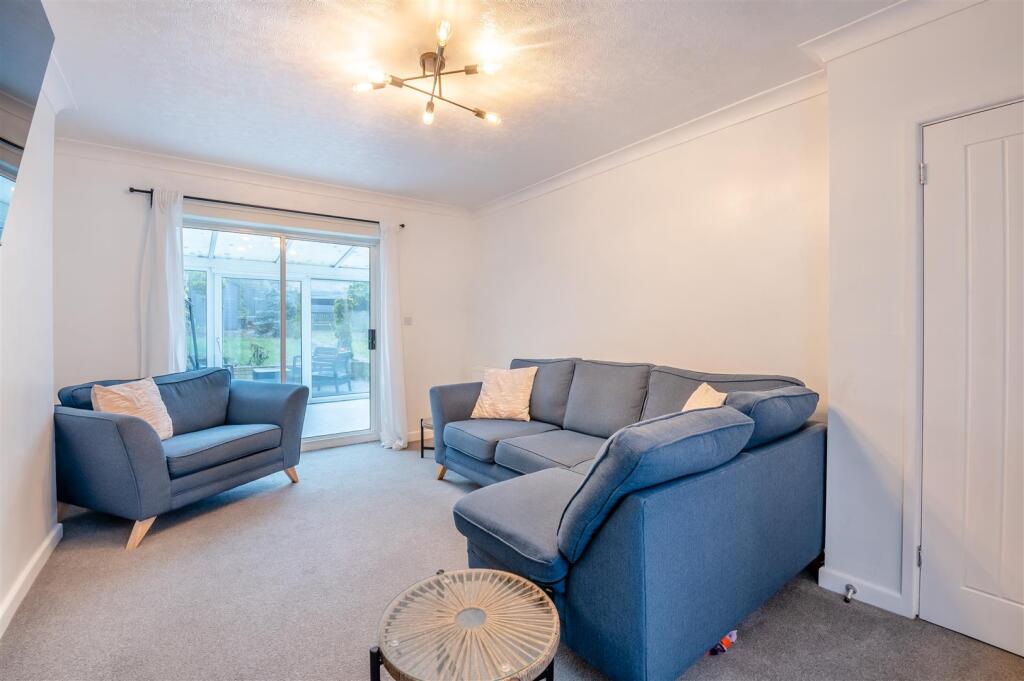 8634902-interior09.jpg