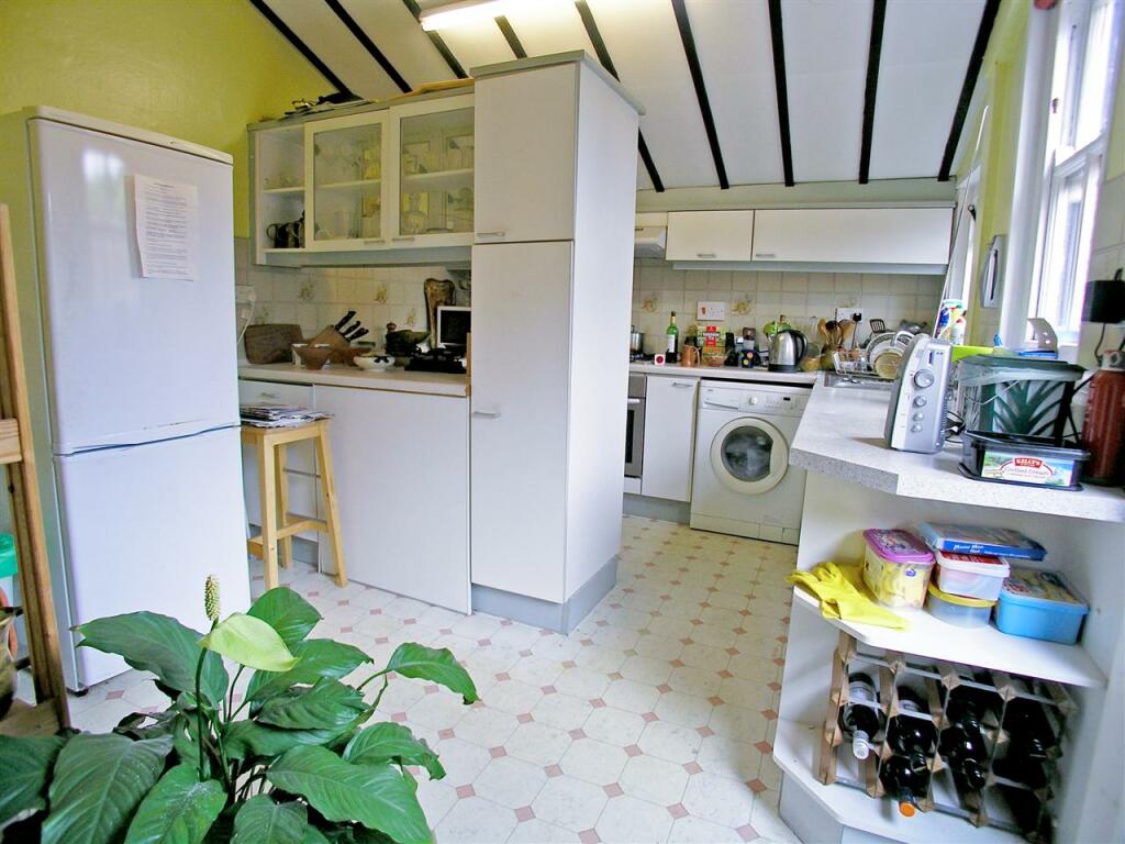 KITCHEN / DINER