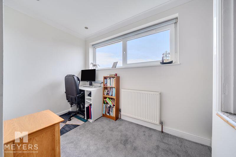 Bedroom/Office 