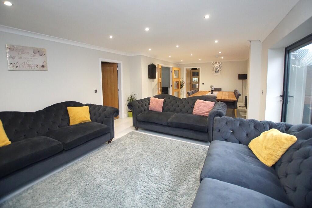 Entertainment/Dining