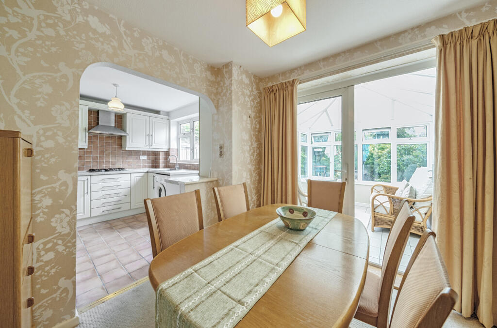 1320586-4-6876a76...