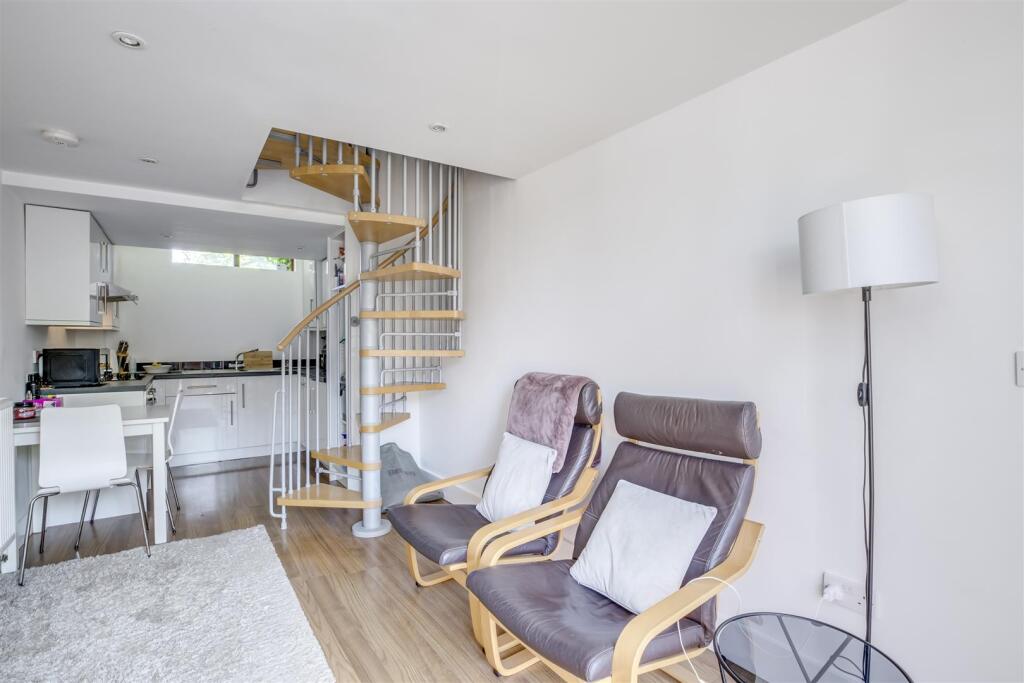 9A The Leys, Halton Village, HP22 5GH-7.jpg