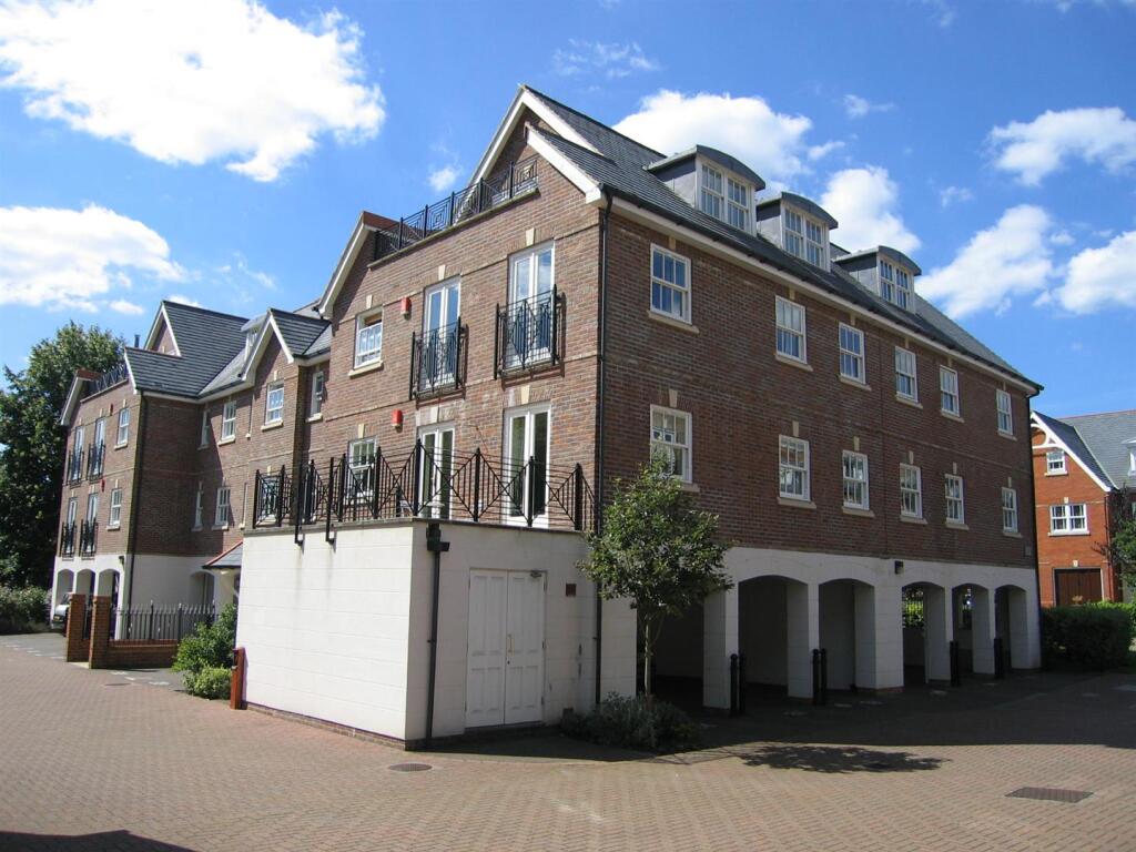 Flat 12 Albury House .jpg