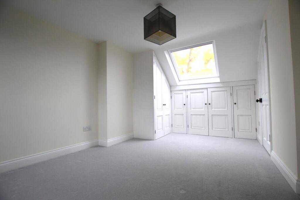 Bedroom 1.JPG
