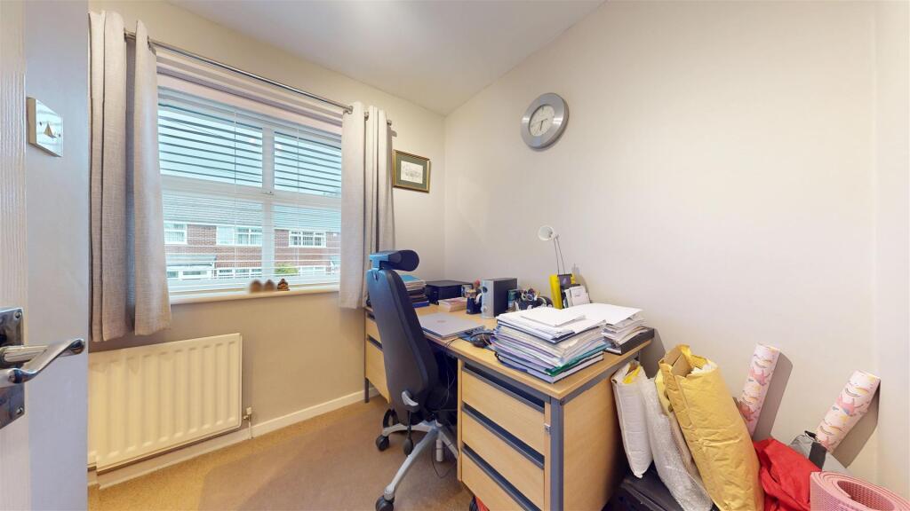 Eagle Crescent Office