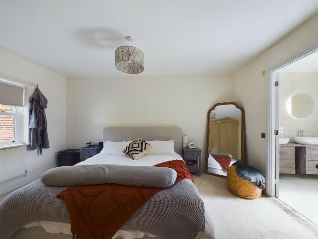 Principal bedroom
