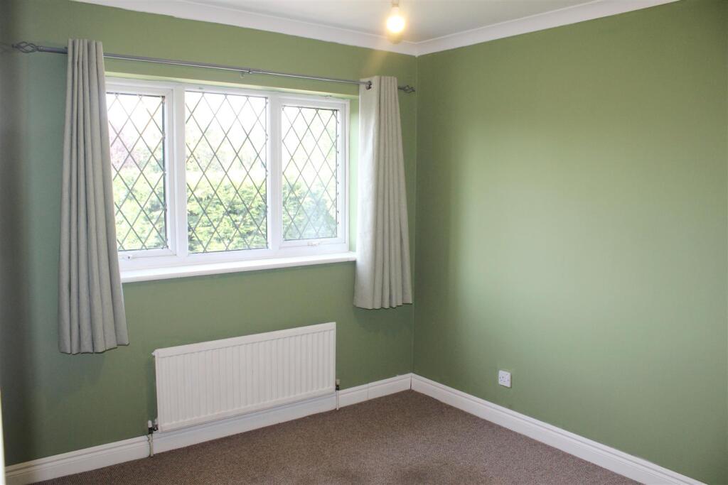 BEDROOM 2