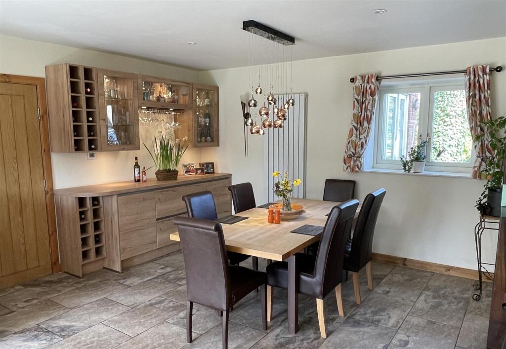 Dining Room.jpeg
