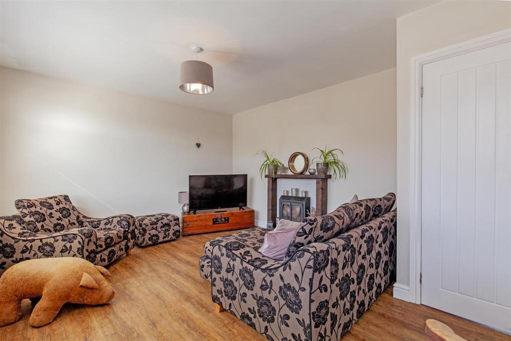 Reception Room-2.jpg