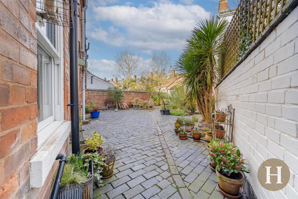 Hadleigh Estate Agents-28.jpg