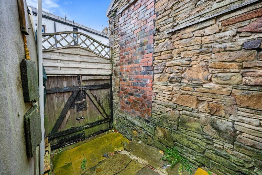 12 Atlas Road External-5.jpg