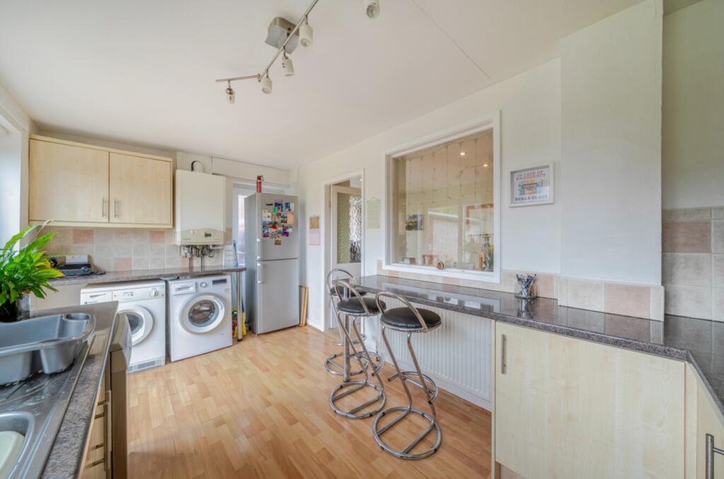 EweMove Harrogate Kitchen1