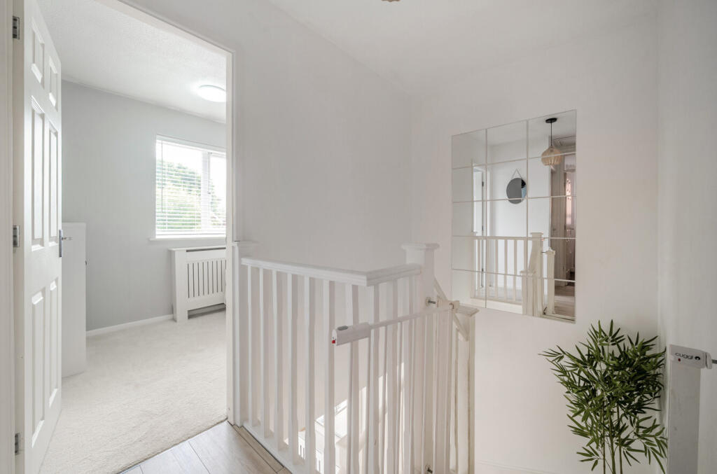 1319768-15-686b92...