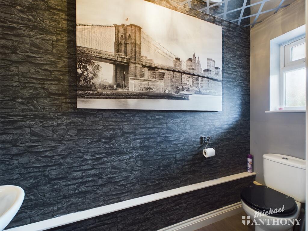 CAM02773G0-PR0209-STILL008