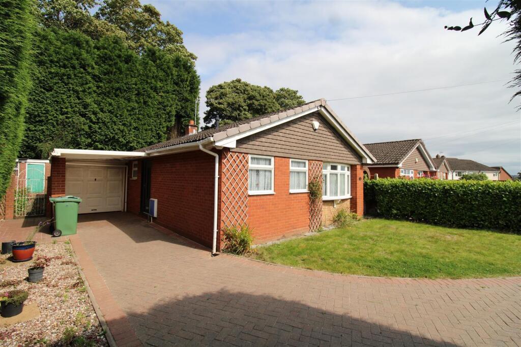 Rhodes Close Lower Gornal 1.jpg