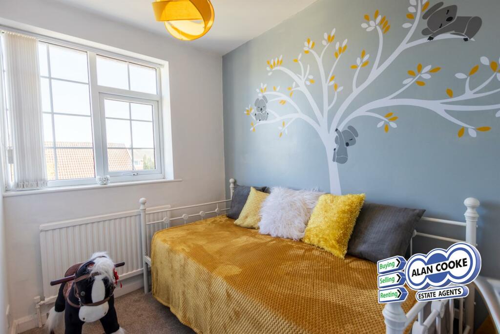 BEDROOM 4