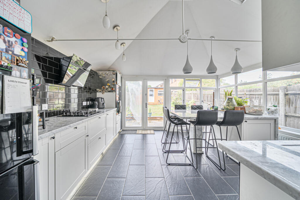 1348852-13-68b82b...