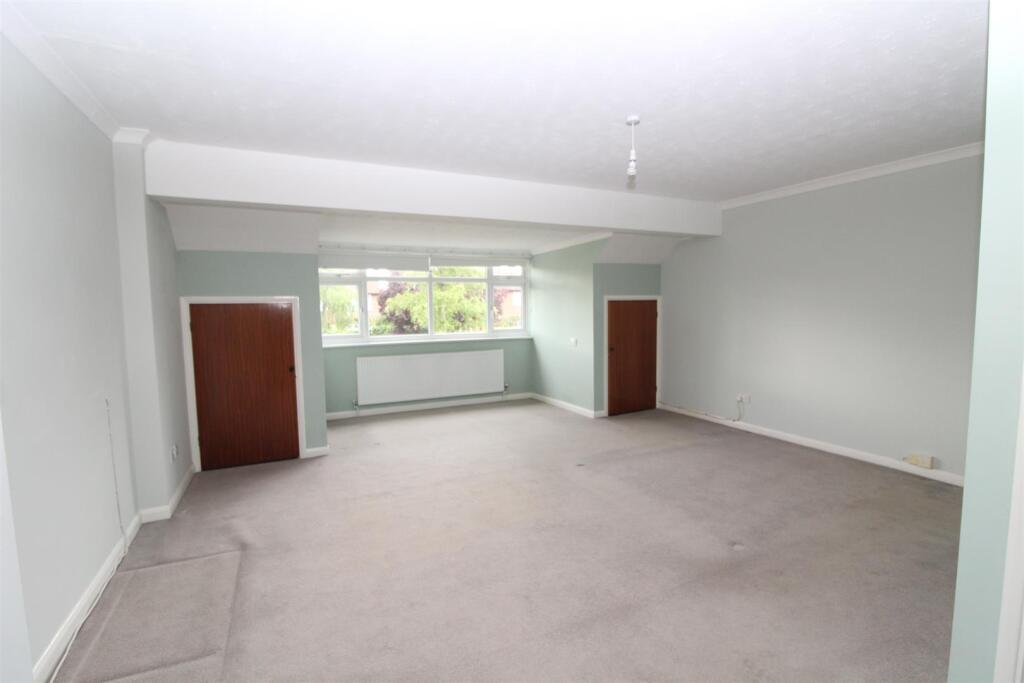 Bedroom 1.JPG