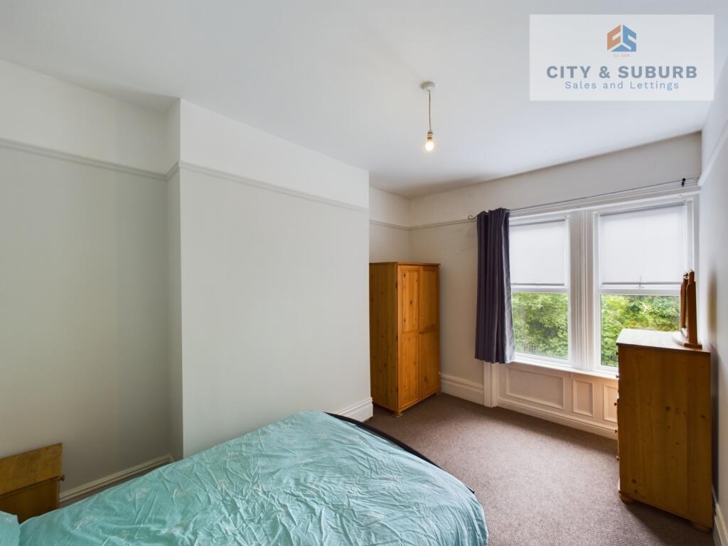 CAM01351G0-PR0110-STILL009