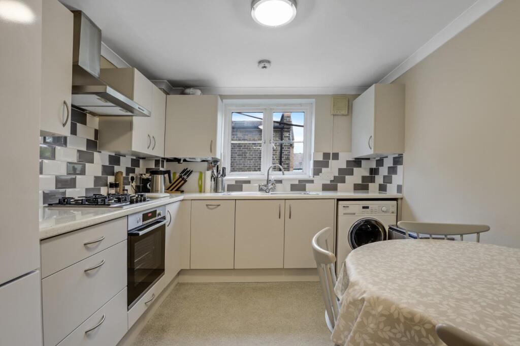 13-da08JHPropWpen - 7 Glade Court - 28.jpg