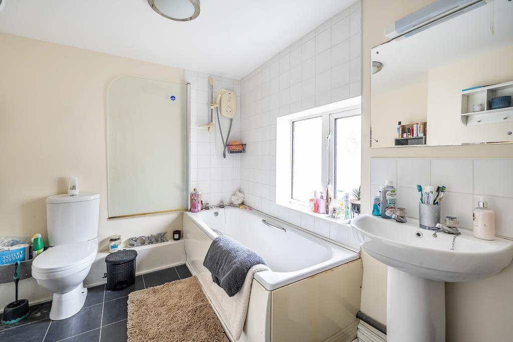 Flat 2 - Bathroom