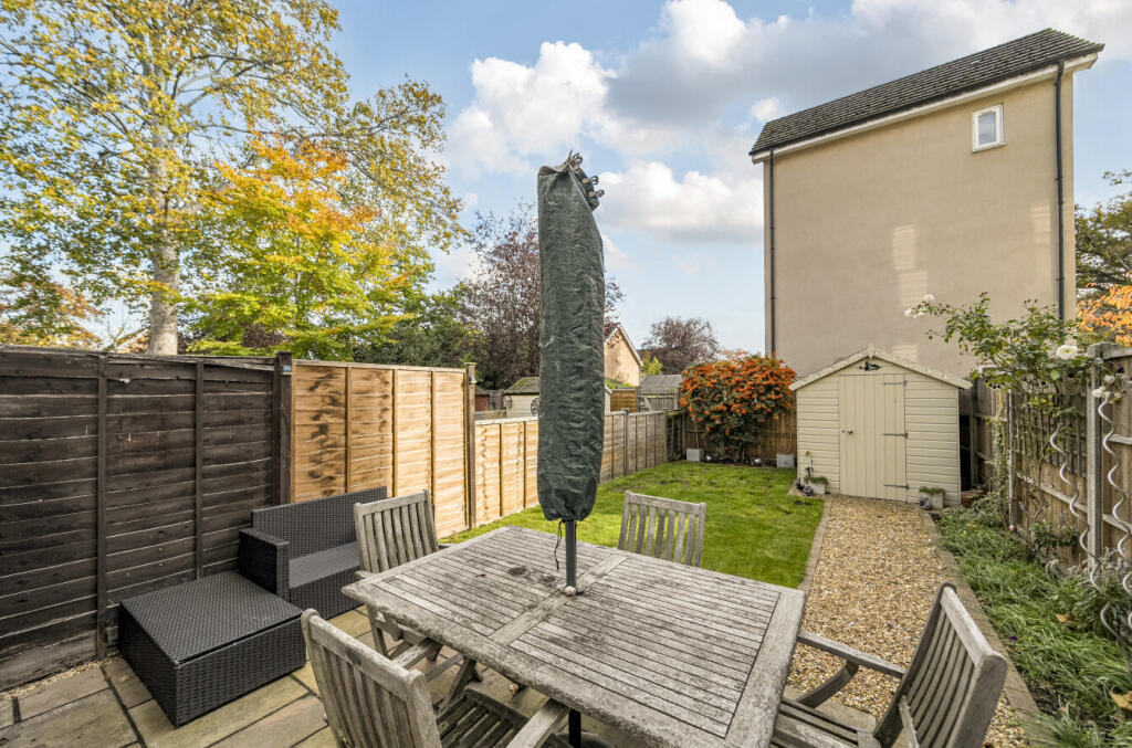 1371988-16-68f8df...