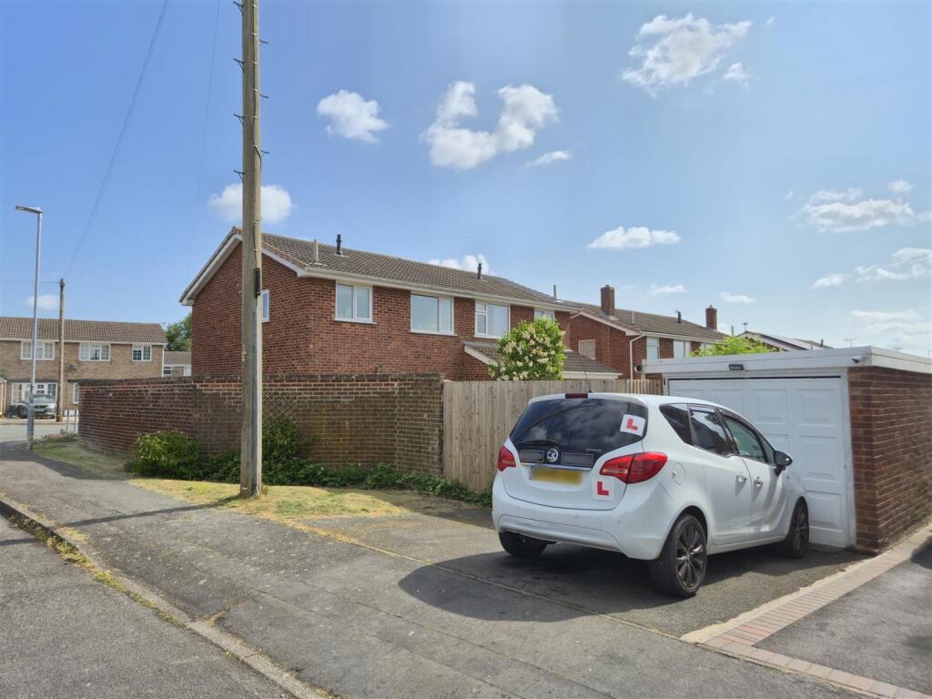 Detached Garage