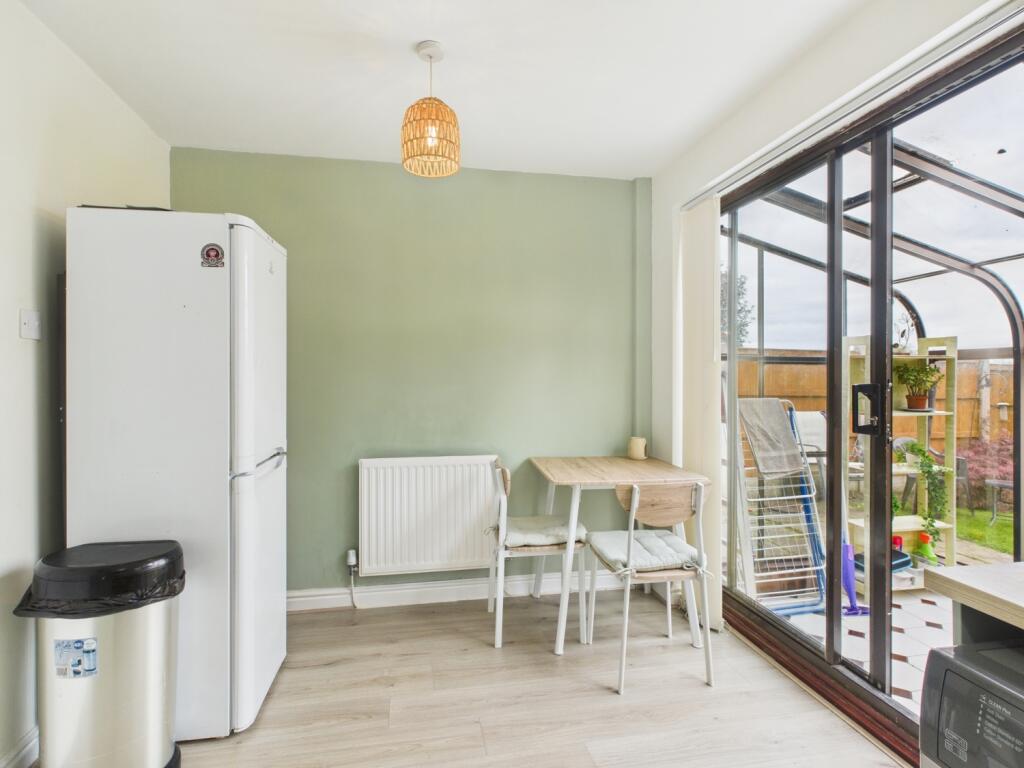 CAM04634G0-PR0051-STILL006