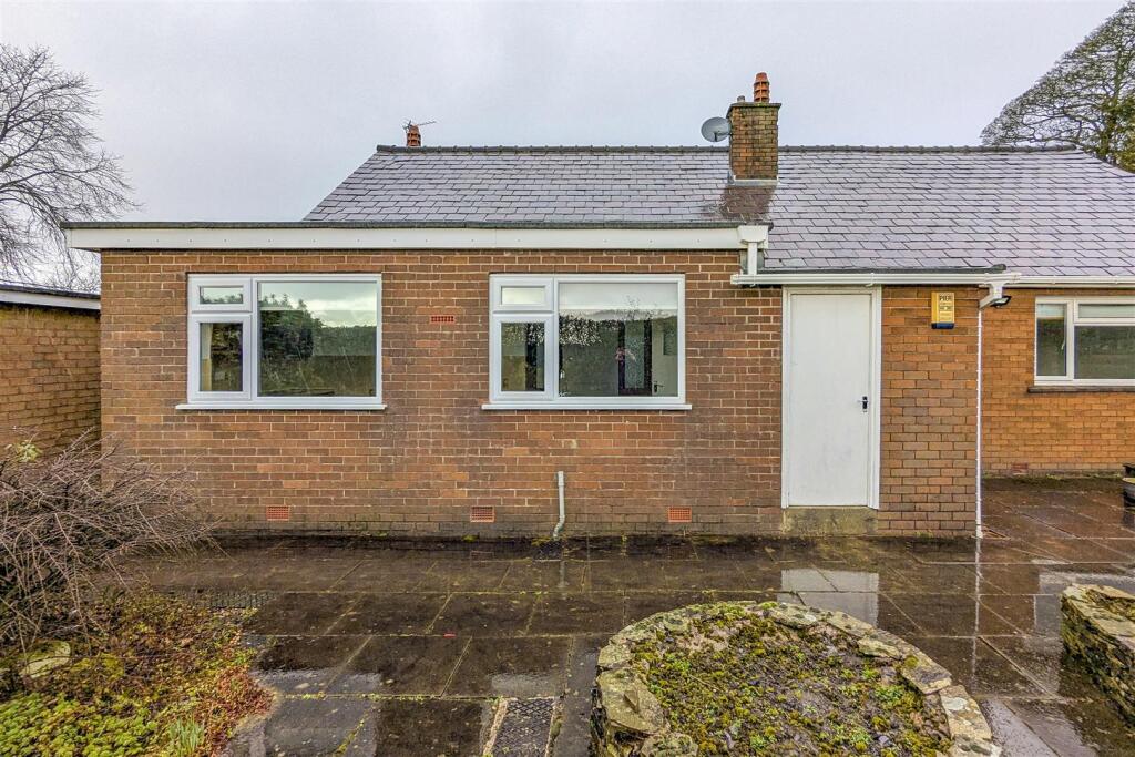 higherfields back lane standish -2.jpg