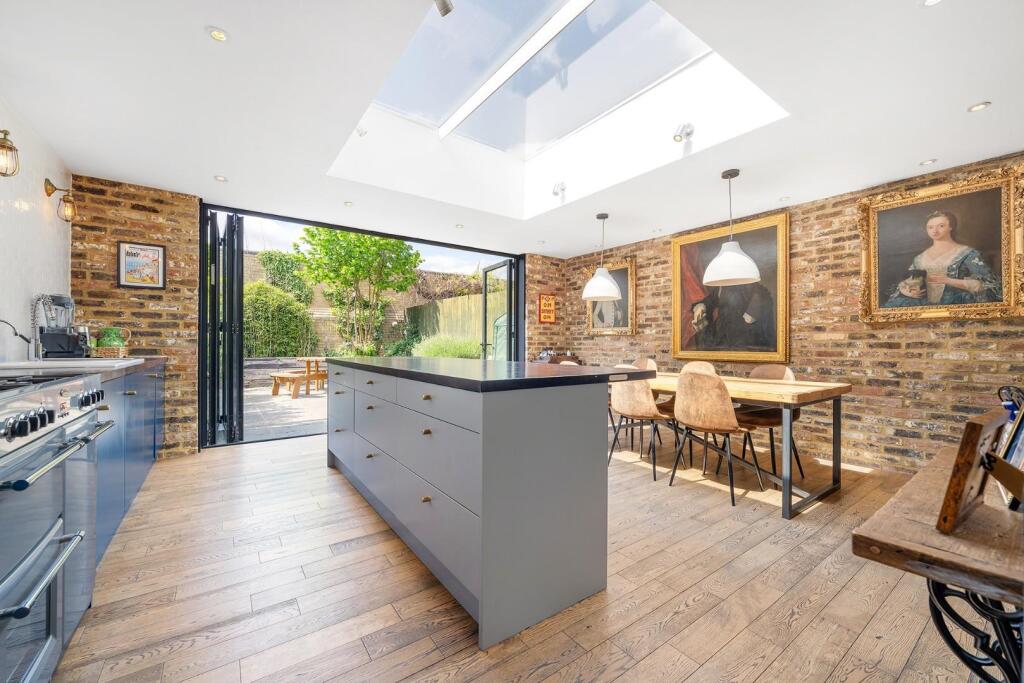 Kitchen.JPG