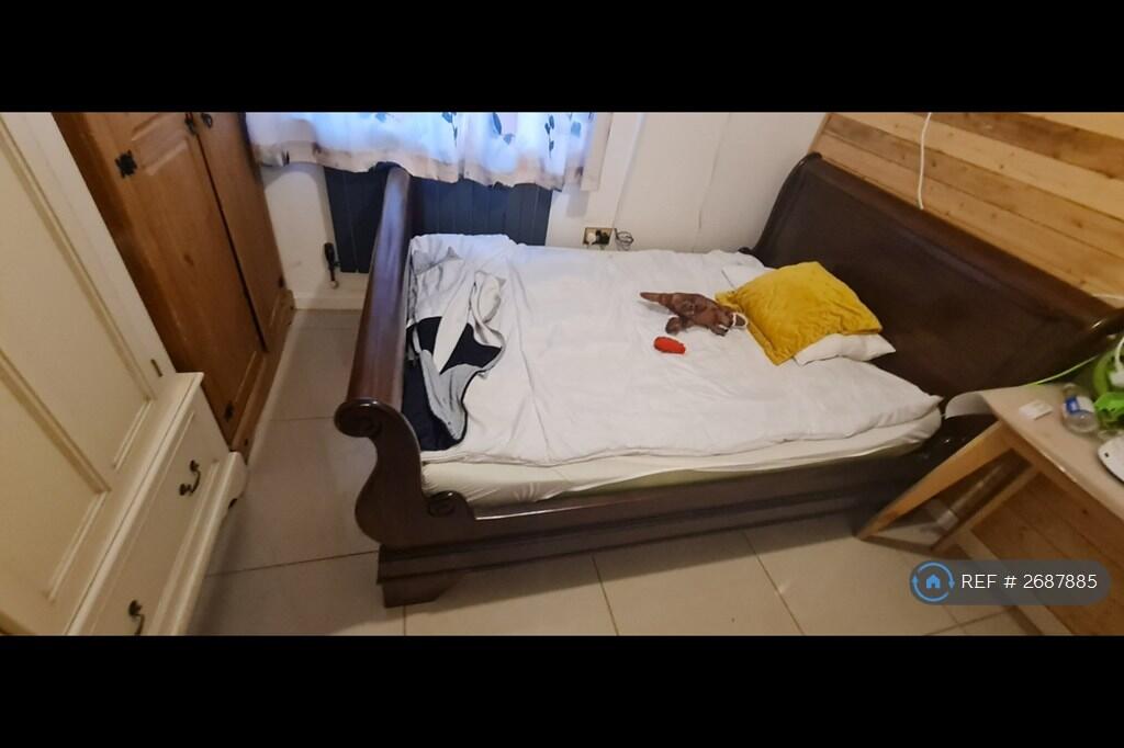 Warwick Way, Dartford, DA1