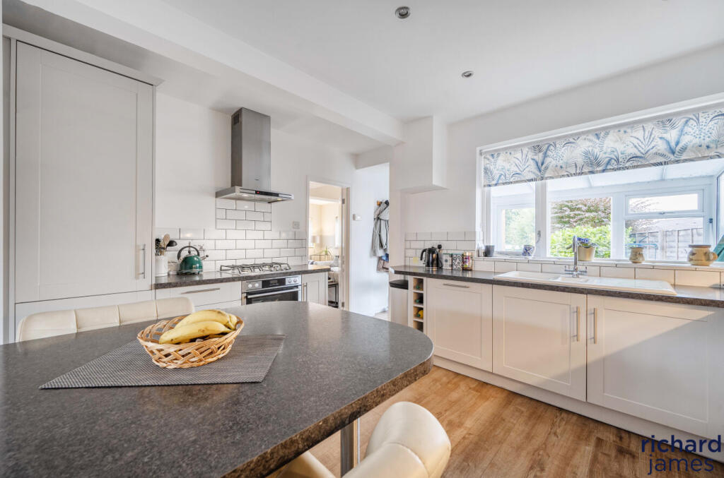 62949c149e624d12928ba0f2afc5335e