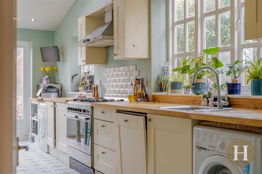 Hadleigh Estate Agents-14.jpg