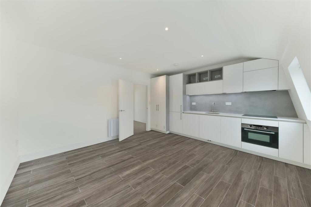 HIGH STREET, 266, FLAT 3-7.jpg