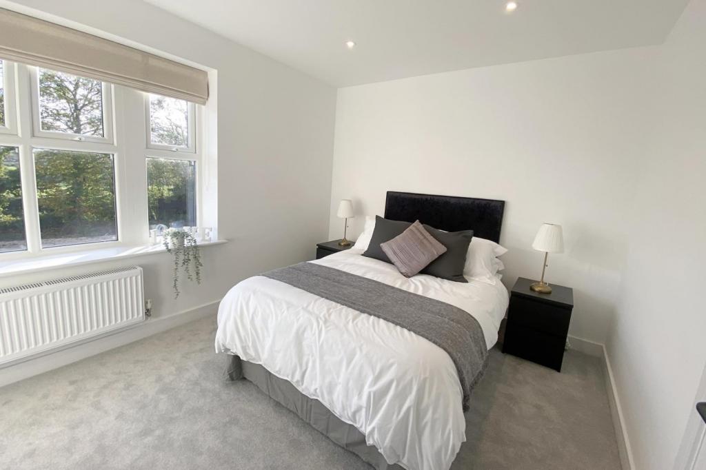 5-Bedroom 1