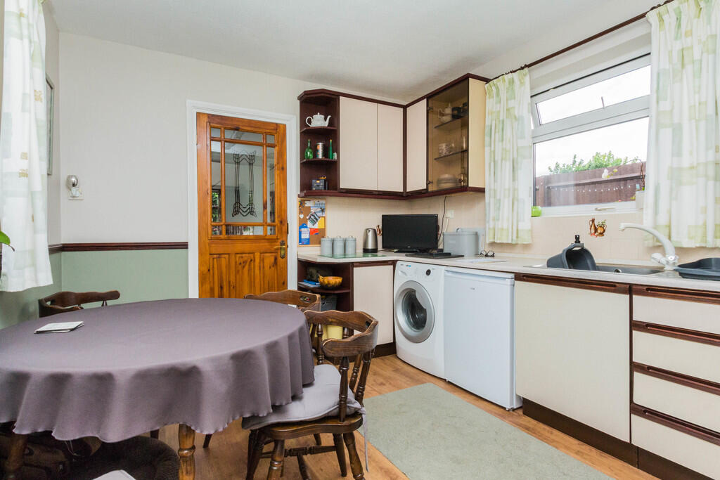 Kitchen/Breakfast...