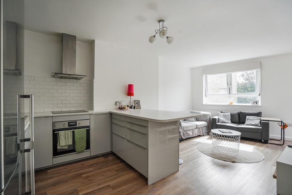 Flat 14, Albert Starr House, Haddonfield Estate, Bush Road, Surrey Quays, London SE8 5AS